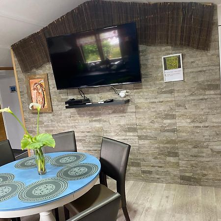Grand Chalet Tout Equipe 6 Personnes Proche Des Plages Du Debarquement Sommervieu Ngoại thất bức ảnh