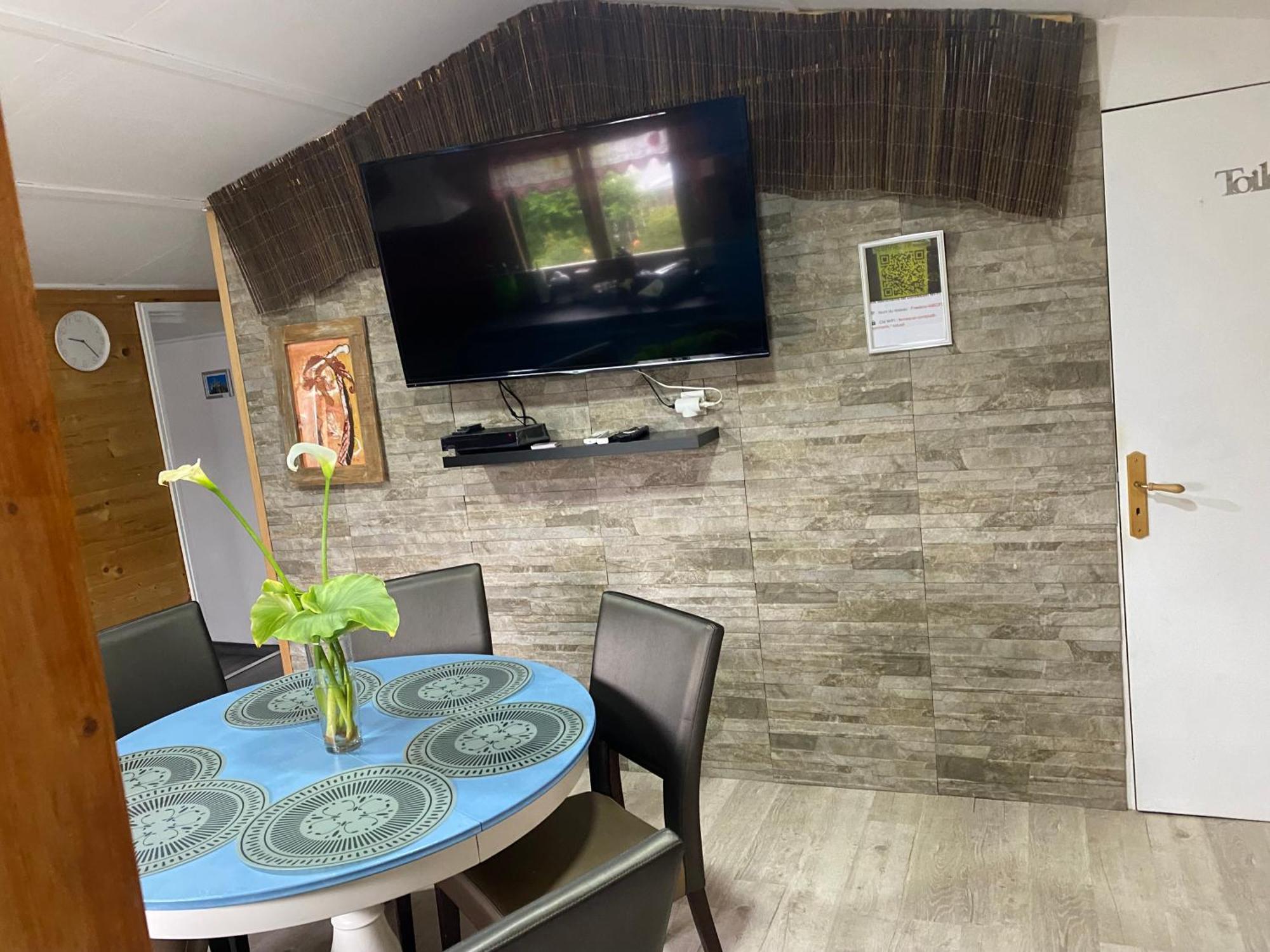 Grand Chalet Tout Equipe 6 Personnes Proche Des Plages Du Debarquement Sommervieu Ngoại thất bức ảnh